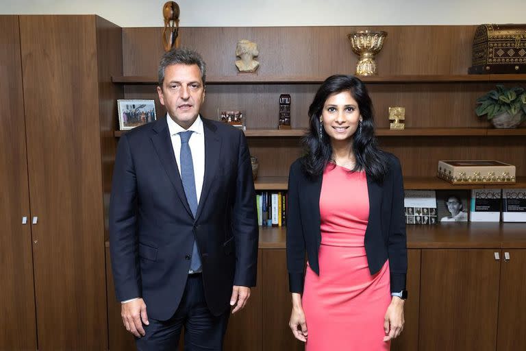 Massa y la subdirectora del FMI Gita Gopinath