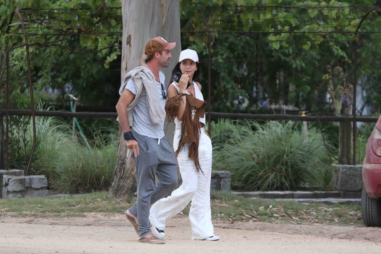 Zaira Nara y facundo Pieres de paseo por Uruguay 