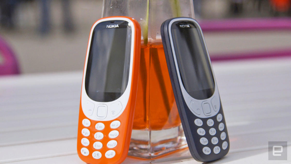 Nokia 3310 mobile phone resurrected at MWC 2017 - BBC News