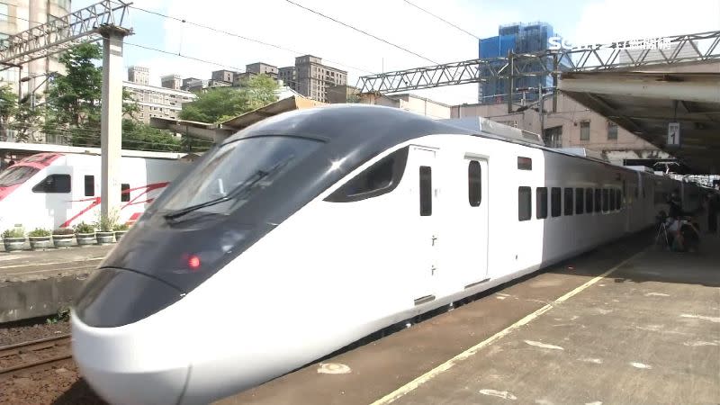 為紓解國慶煙火人潮，台鐵加開EMU3000型新自強號等列車列次，台中到台北不用2小時。（圖／資料圖）