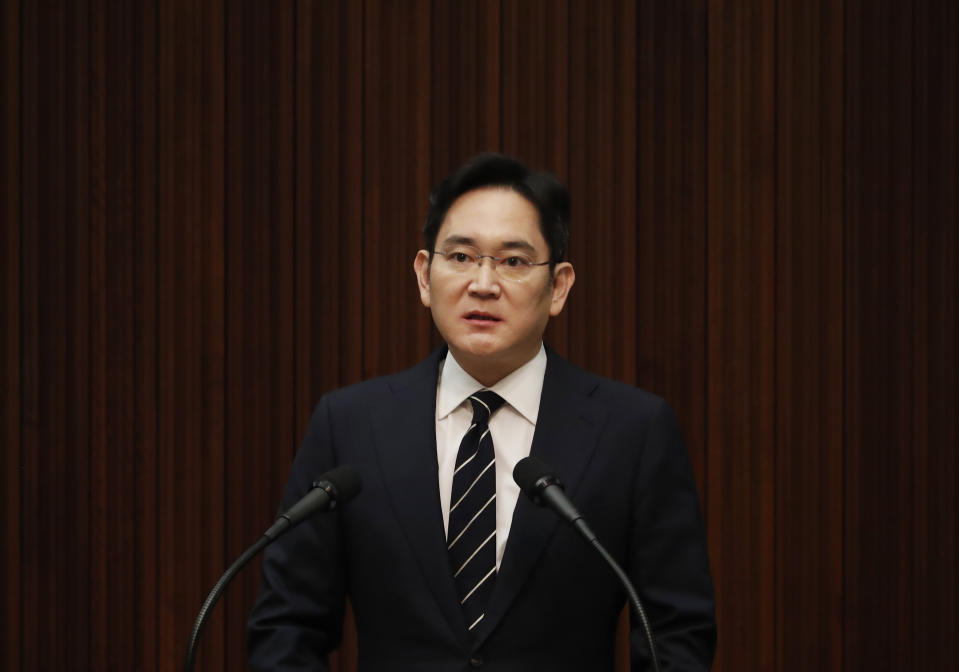 El vicepresidente de Samsung Electronics, Lee Jae-yong, habla durante una conferencia de prensa en el edificio de oficinas de una empresa en Seúl, Corea del Sur, el miércoles 6 de mayo de 2020. (Kim Hong-Ji / Pool Photo vía AP)