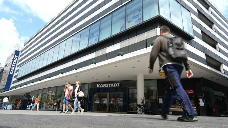 Auch in der Main-Metropole schließt der Warenhauskonzern mehrere Filialen. Foto: dpa