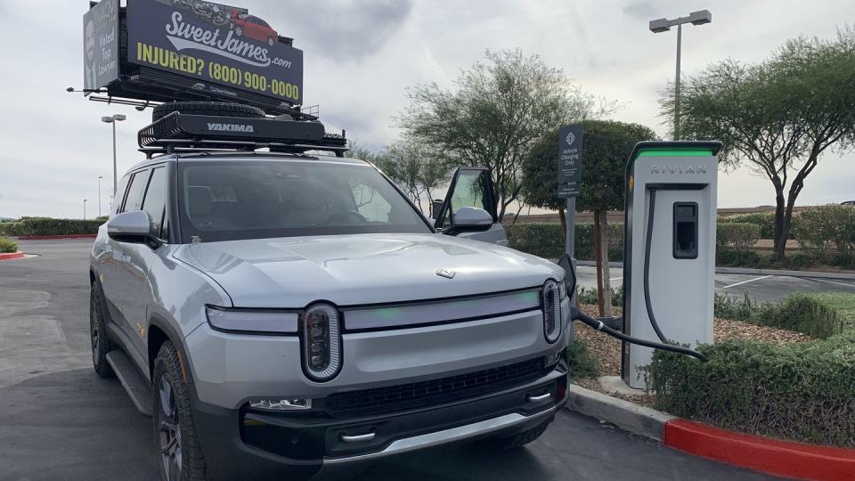 rivian r1s recharging