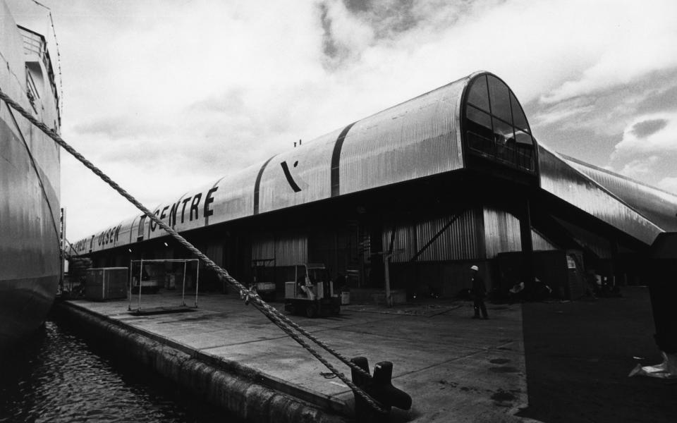 Future past: Foster's late 1960s amenities center at Millwall Docks