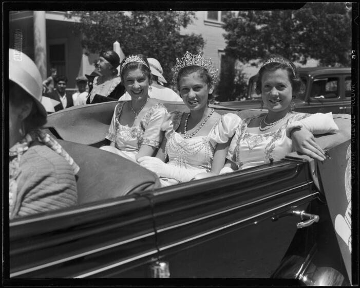Edna Knoll, center, and two other 1933 Orange Parade pageant maids of honor are seen in a historical L.A. Times photograph.