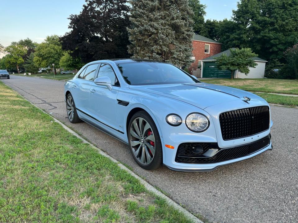 2022 Bentley Flying Spur plug-in hybrid