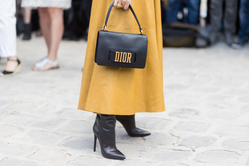 <p>PARIS, FRANCE - JULY 03: Celine Dion wearing Dior bag outside Dior during Paris Fashion Week - Haute Couture Fall/Winter 2017-2018 : Day Two on July 3, 2017 in Paris, France. (Photo by Christian Vierig/Getty Images)</p> 