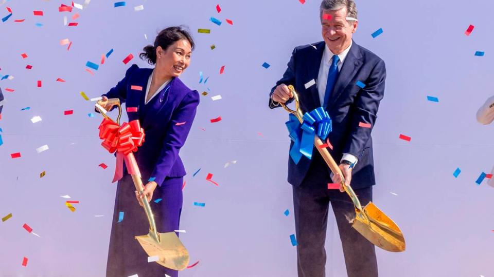 VinFast CEO Le Thi Thu Thuy and Gov. Roy Cooper participate in a a groundbreaking ceremony Friday, July 28, 2003 at the future site of a Vinfast plant in Moncure. Travis Long/tlong@newsobserver.com