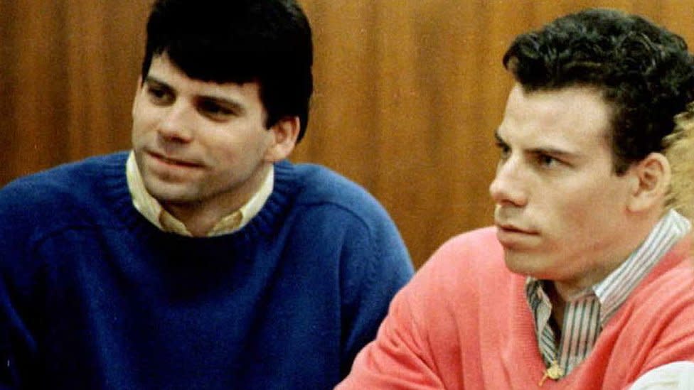 Lyle (izquierda) y Erik (derecha) Menéndez durante el primer juicio en 1992
