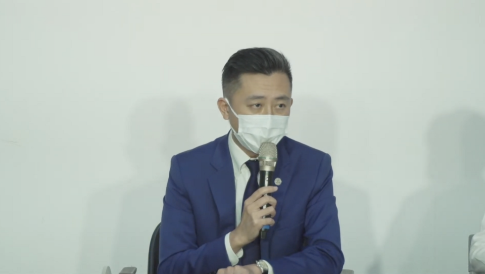 新竹市長林智堅將代表民進黨參選桃園市長，但被爆出論文疑似抄襲爭議。   圖：擷取自林智堅直播影片