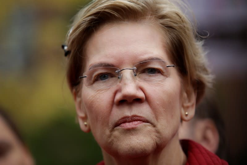 Democratic presidential candidate Senator Elizabeth Warren visits a picket line of striking teachers in Chicago