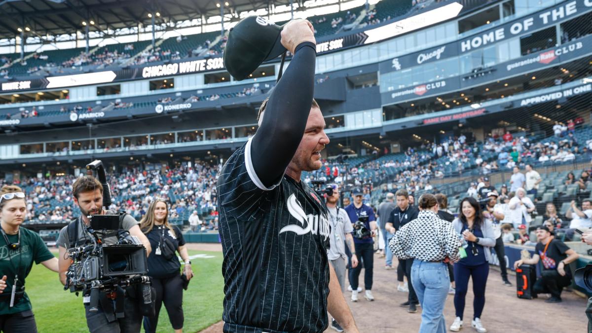 Column: Liam Hendriks' return offers the Chicago White Sox a brief reprieve  from nonstop fan angst