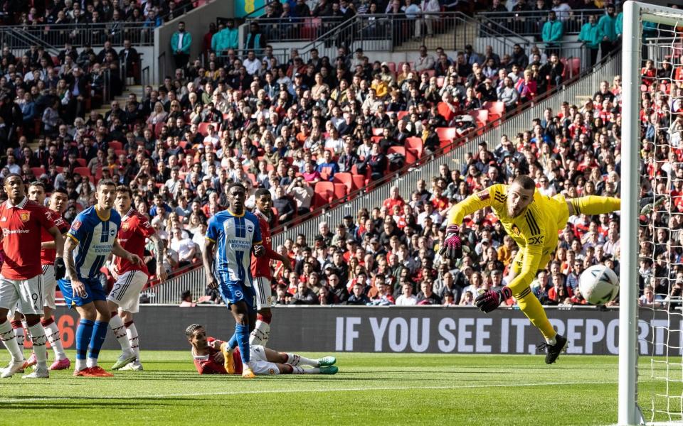 De Gea claws away the free-kick - Andrew Kearns/CameraSport via Getty Images