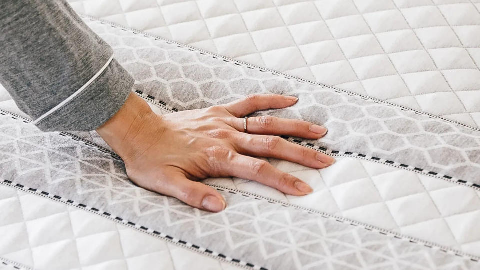 Leesa Sapira mattress