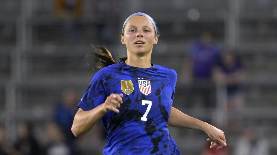 U.S. forward Ashley Hatch runs on the field after a SheBelieves Cup women’s soccer match against <a class="link " href="https://sports.yahoo.com/soccer/teams/canada-women/" data-i13n="sec:content-canvas;subsec:anchor_text;elm:context_link" data-ylk="slk:Canada;sec:content-canvas;subsec:anchor_text;elm:context_link;itc:0">Canada</a>, Thursday, Feb. 16, 2023, in Orlando, Fla. | Phelan M. Ebenhack, Associated Press