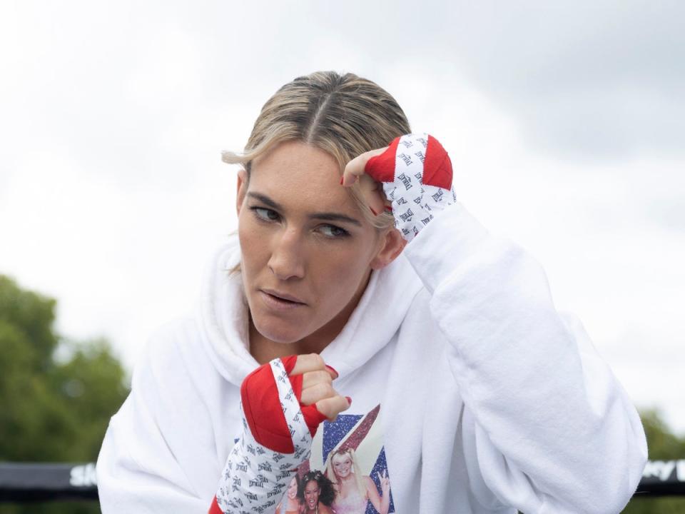 Mikaela Mayer takes on fellow American Alycia Baumgardner in London (Getty Images)