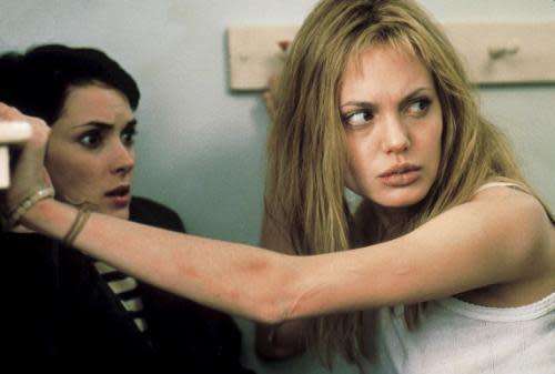 Angelina Jolie gets uglified in "Girl, Interrupted"