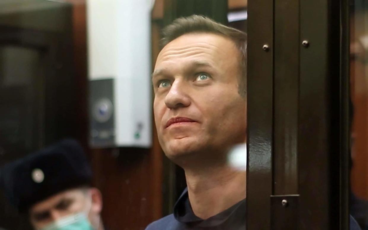 Alexei Navalny sentenced to 3.5 years in prison - Moscow City Court Press Office 