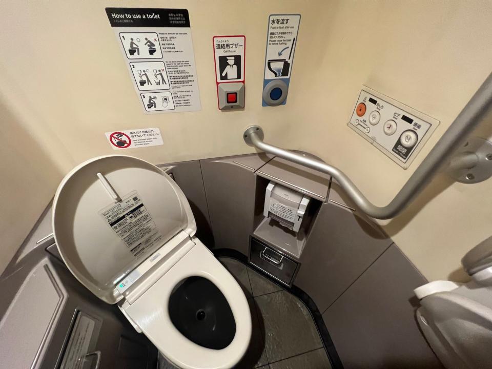 The lavatory view of the toilet and bidet.