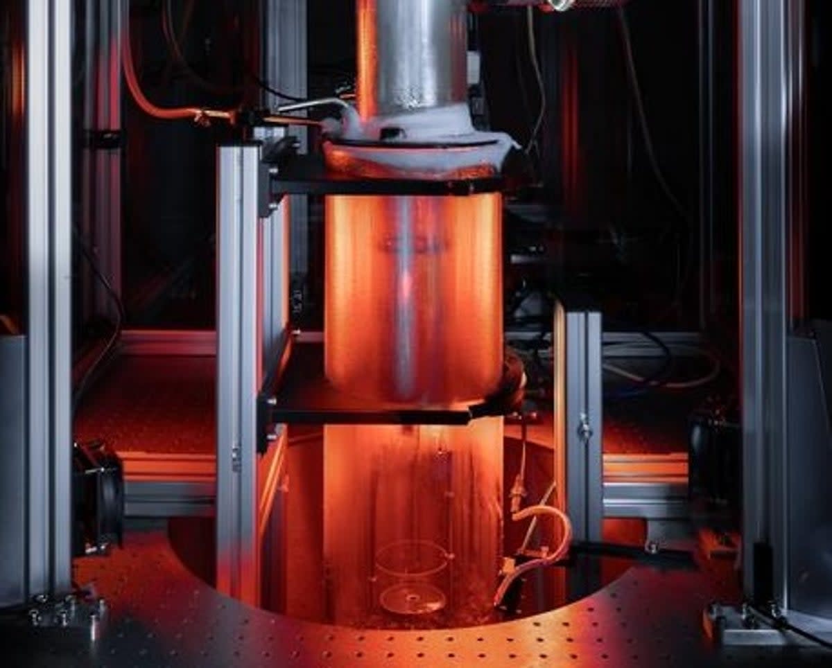 Experimental set up in the lab used in the black hole research (Leonardo Solidoro)