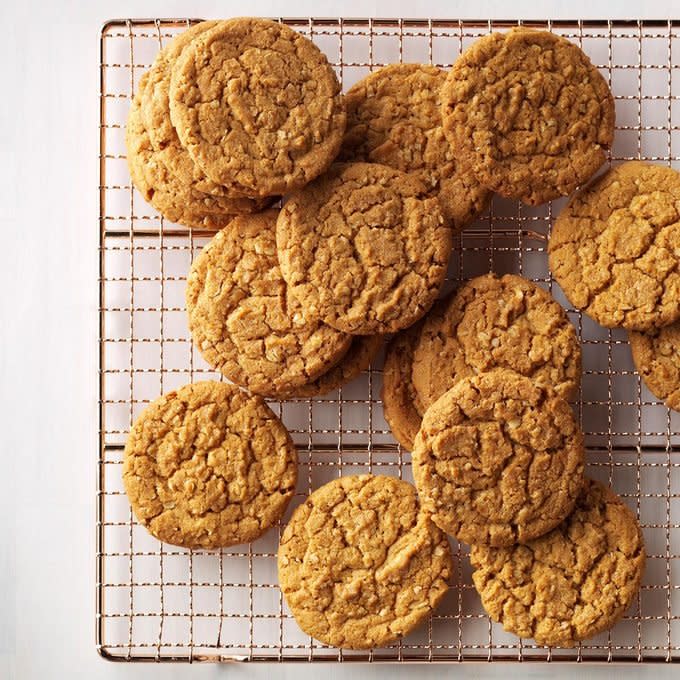 Gingerbread Oatmeal Cookies Exps Thfm17 198281 C09 22 1b 14