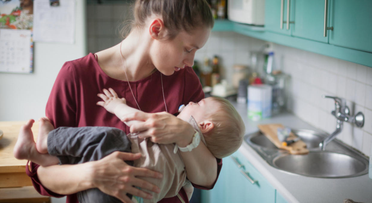 One mum took to Mumsnet to voice her concerns after her friend dropped her baby. [Photo: Getty]