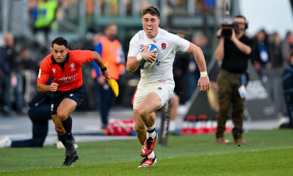 <span>Tommy Freeman bursts forward in a new roaming role against Italy.</span><span>Photograph: Ashley Western/Colorsport/Shutterstock</span>