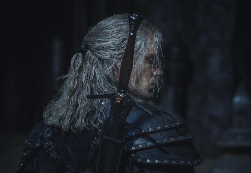 Henry Cavill Shares First Photos from THE WITCHER Season 2_1