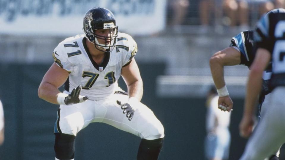 During his career, Boselli was a five-time Pro Bowler, an NFL Alumni Offensive Lineman of the Year in 1998 and was named to the NFL 1990s All-Decade Team.