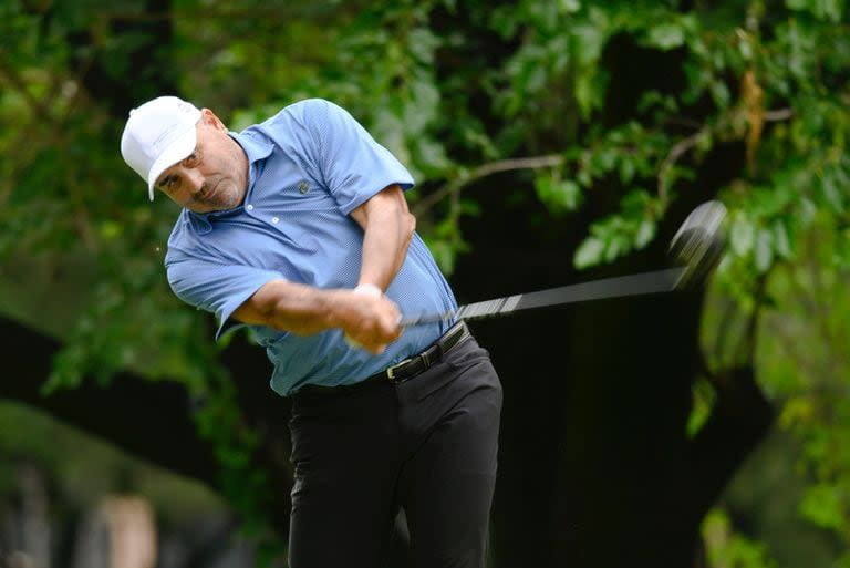 Angel Cabrera y su golpe con el drive