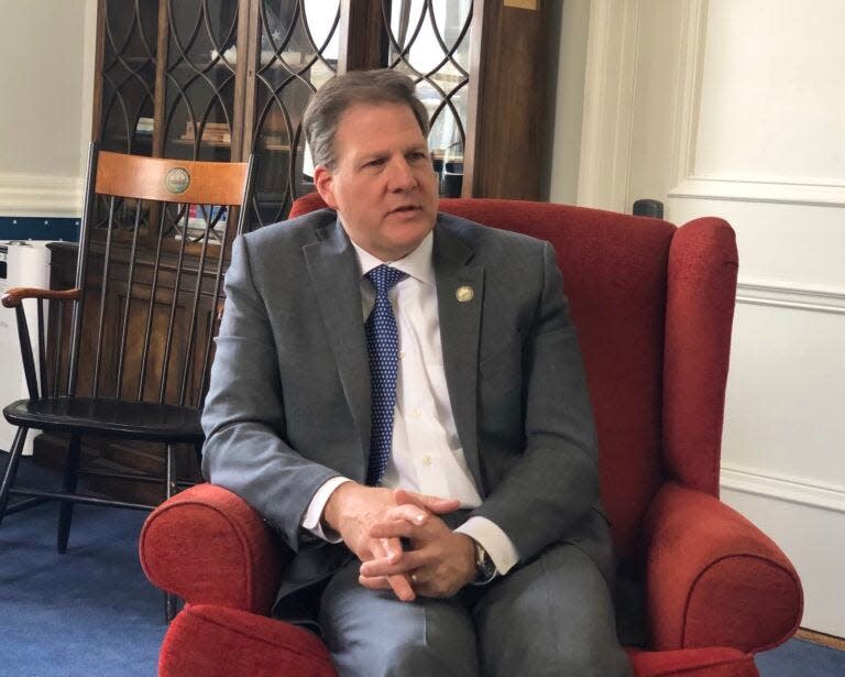 While answering questions from the press in his office, Gov. Chris Sununu said he “loves hydrogen,” but the state has not joined a regional effort to get federal dollars to develop clean hydrogen infrastructure.