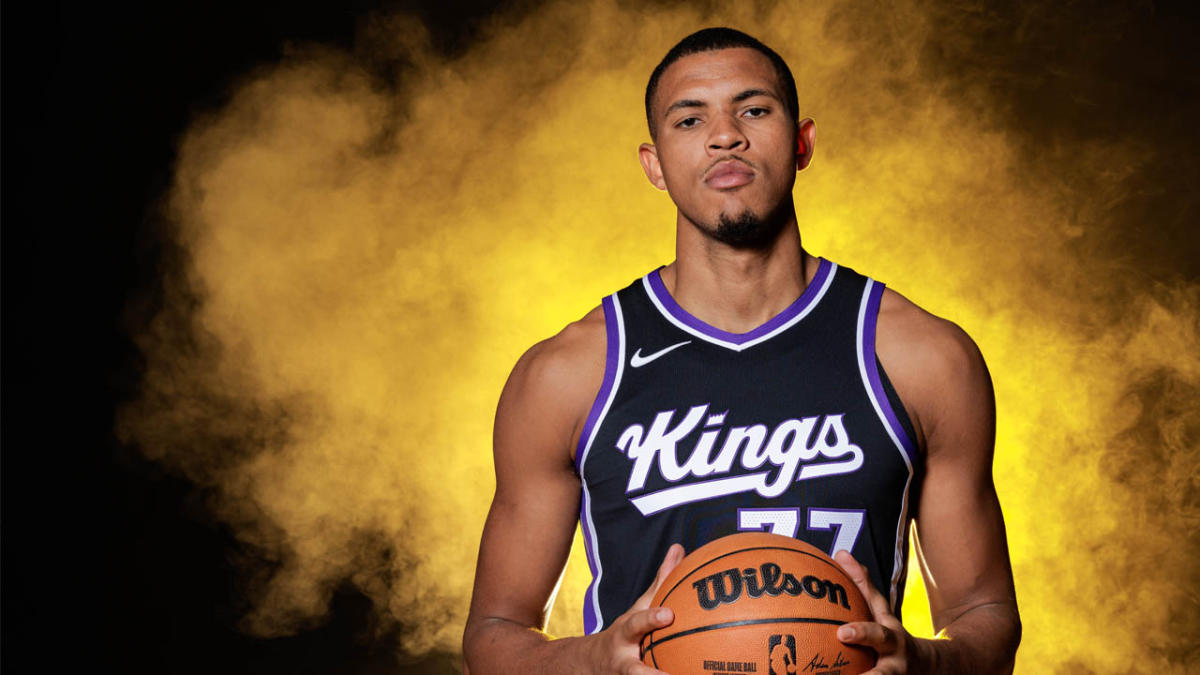 Kings center Robinson out to start season with MCL sprain