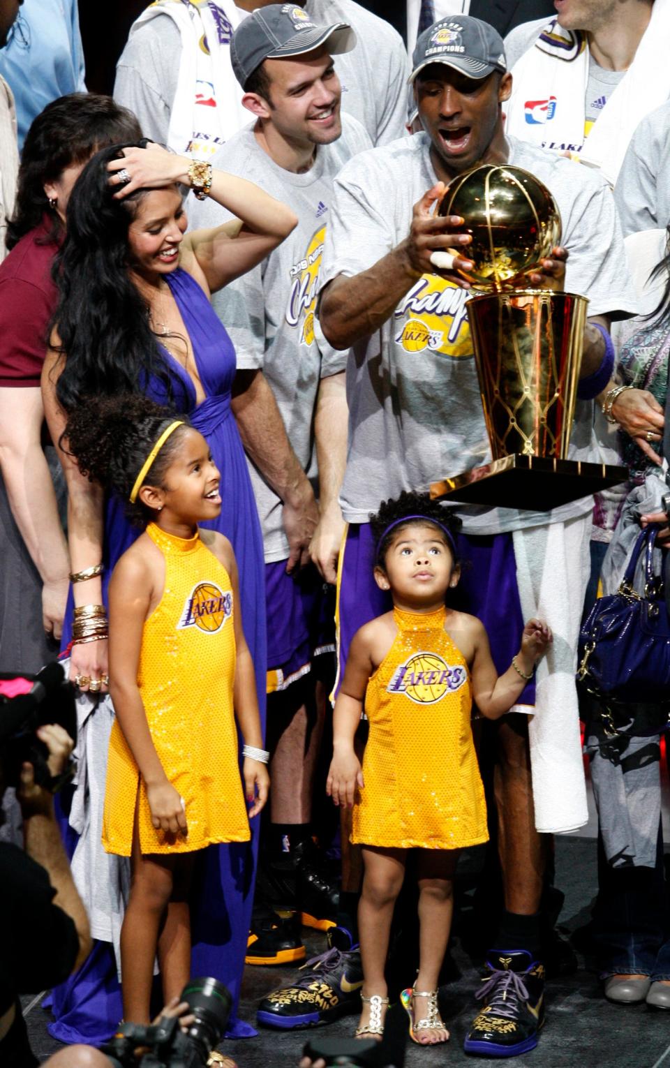 kobe and gigi 2009 finals.JPG