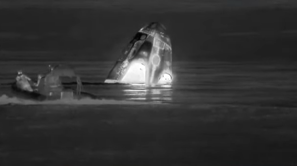  Thermal imaging shows the recovery vessel approaching the Crew-7 Dragon spacecraft and irs crew after sucessful splashdown. 