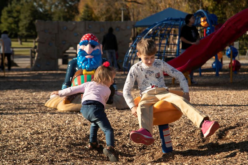 The Wider Image: From Kabul to Kentucky: Afghans put down roots in refugee haven