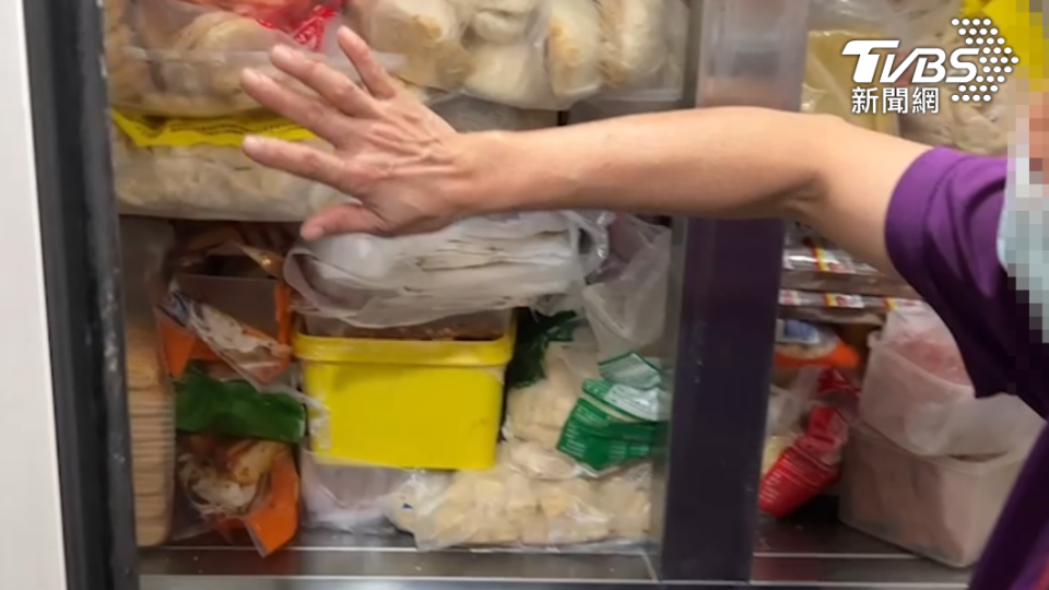 店家強調都有將食材保存在冰箱中。（圖／TVBS）