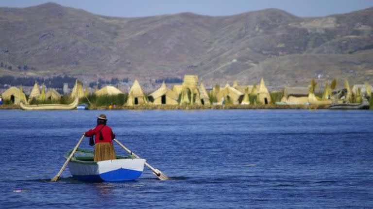 Puno, Perú, con el lago Titicaca, punto navegable más alto del mundo