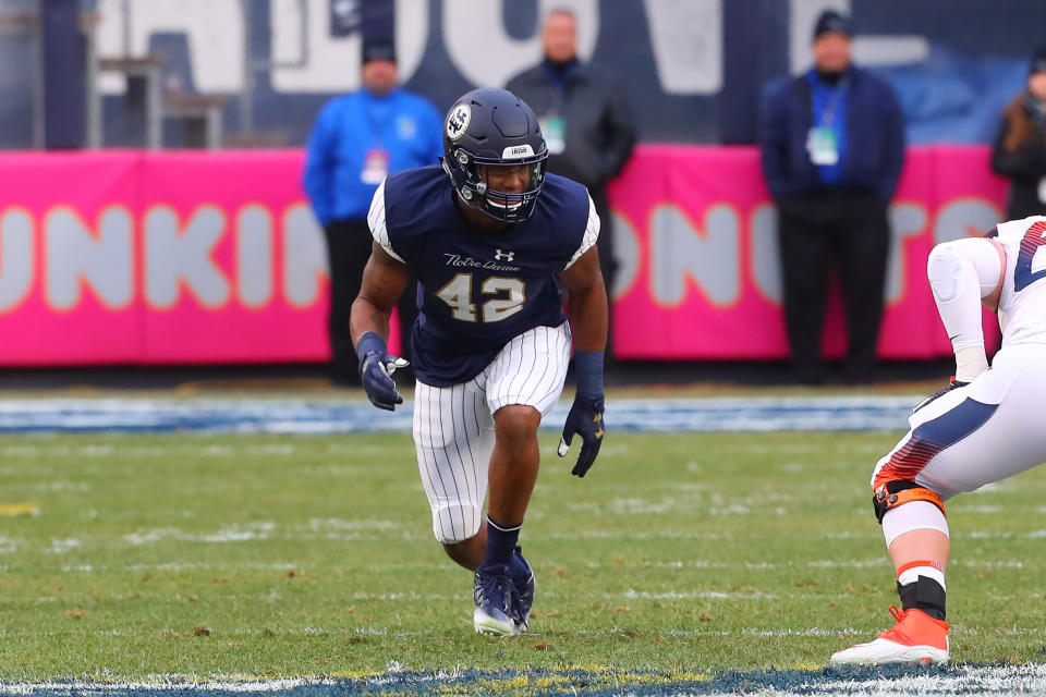 BRONX, NY - NOVEMBER 17:  Notre Dame Fighting Irish defensive lineman Julian Okwara (42) during the College Football game between the Notre Dame Fighting Irish and the Syracuse Orange on November 17, 2018 at Yankee Stadium in the Bronx, NY.  (Photo by Rich Graessle/Icon Sportswire via Getty Images)