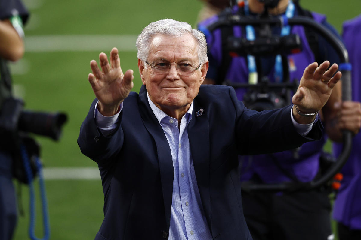 Former St. Louis Rams Head Coach Dick Vermeil elected to Pro