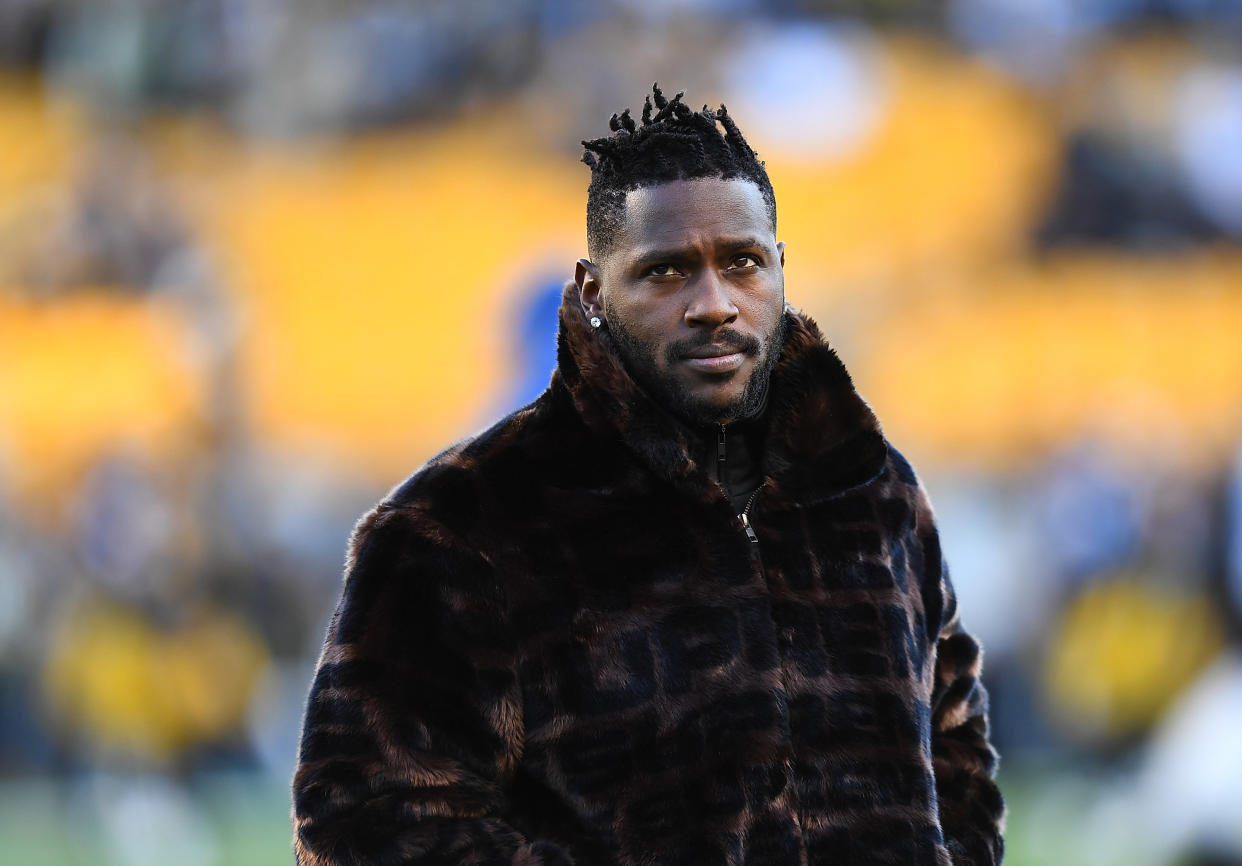 PITTSBURGH, PA - DECEMBER 30:  Antonio Brown #84 of the Pittsburgh Steelers looks on during warmups prior to the game against the Cincinnati Bengals at Heinz Field on December 30, 2018 in Pittsburgh, Pennsylvania. (Photo by Joe Sargent/Getty Images)