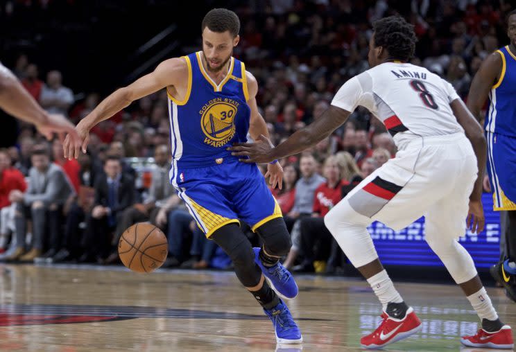 Stephen Curry led the Warriors to a thorough blowout to complete the sweep. (AP)