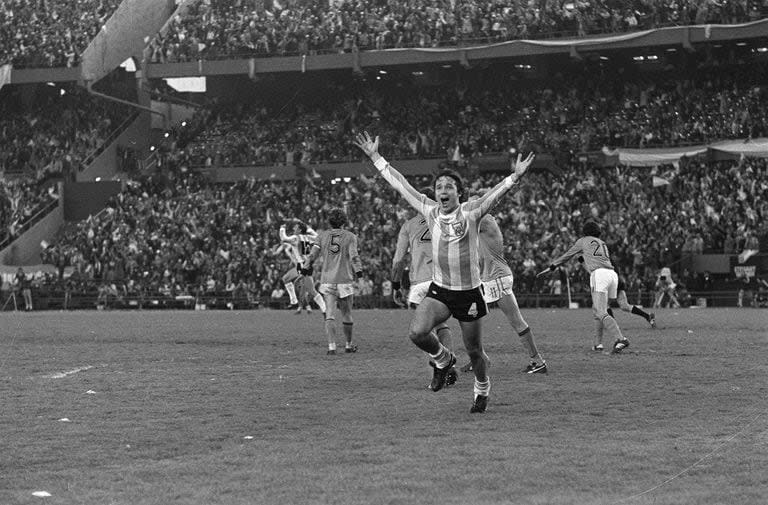 Daniel Bertoni celebra el tercer gol argentino ante Holanda en el Mundial de 1978