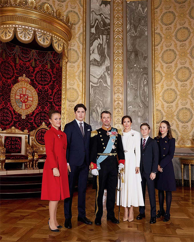 Federico y Mary de Dinamarca con sus cuatro hijos