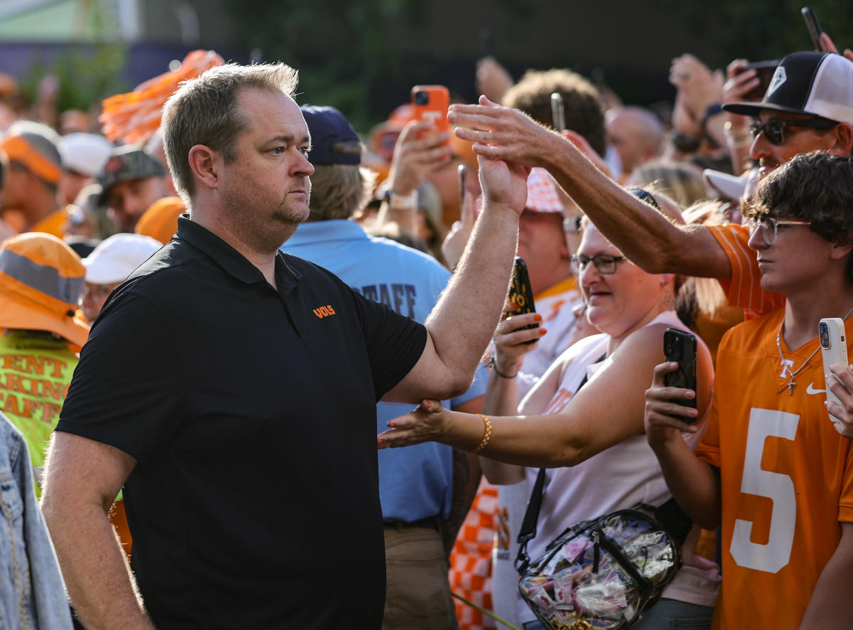 College football scores, games, updates: Tennessee vs. Oklahoma and more