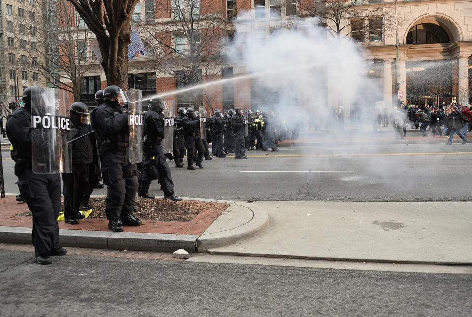 Anti-Trump inauguration protests break out in U.S.