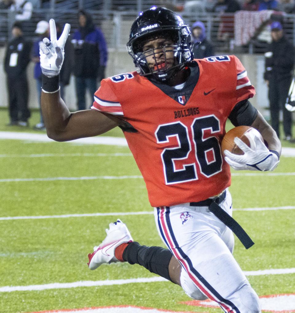 McKinley’s Khris Williams runs for an 80-yard touchdown to open the third quarter against Jackson in a Division I regional quarterfinal on Friday, Nov. 5, 2021.