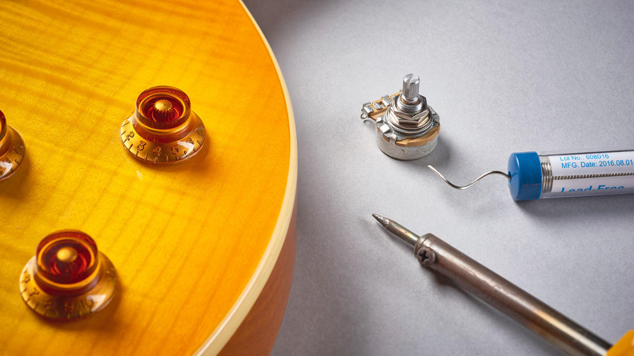  Replacing your guitar pots. 