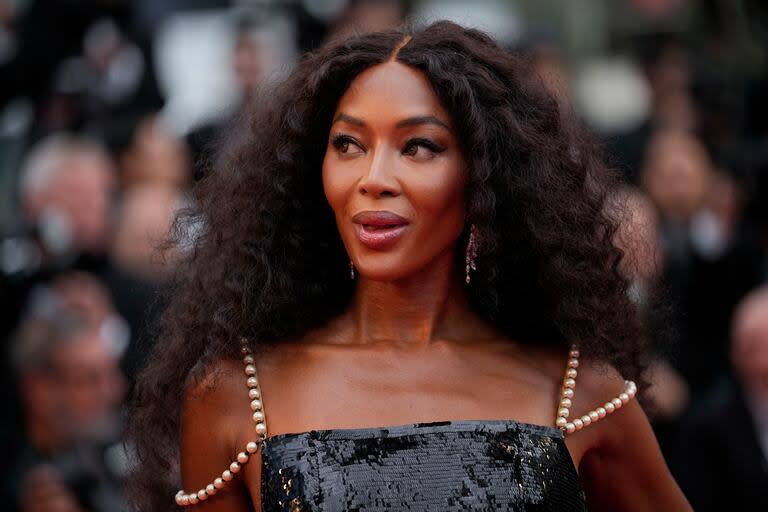 Naomi Campbell, una invitada fija de Cannes, no defraudó durante su paso por la alfombra roja