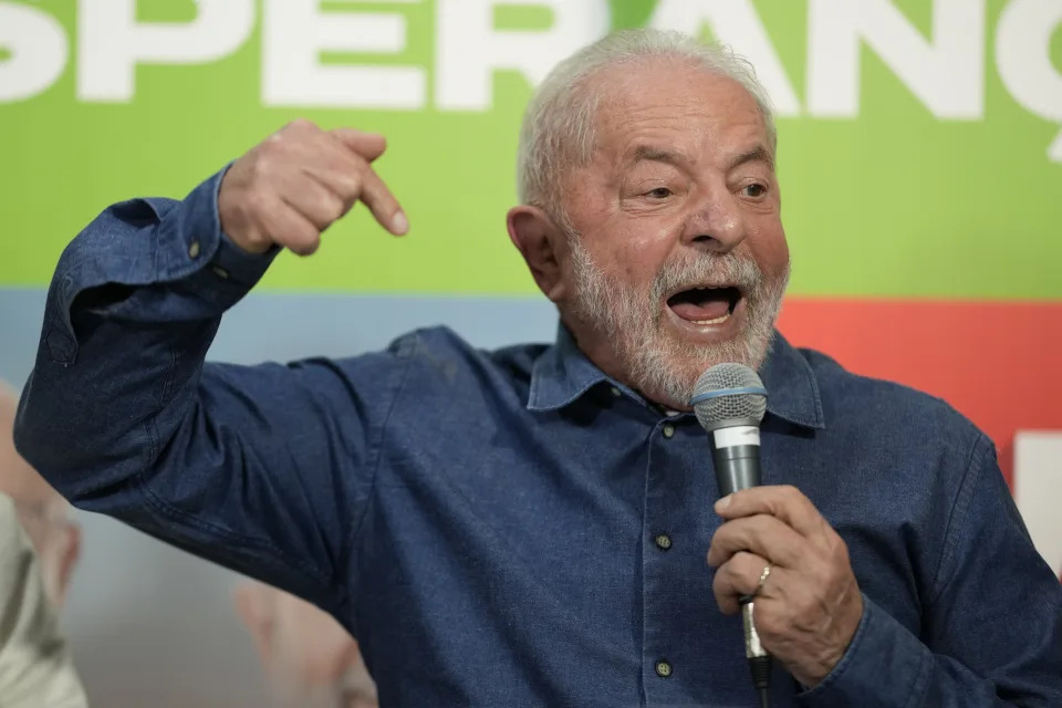 Ex-presidente Lula durante evento de campanha em São Paulo, no dia 12 de setembro de 2022 (Foto: AP Photo/Andre Penner)