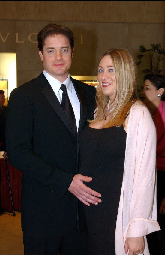 Brendan Fraser con su todavía esposa, Afton Smith, embarazada